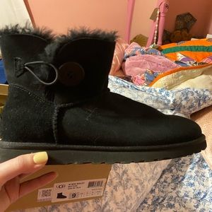 Ugg Boots, Size 9, Black Price is Firm